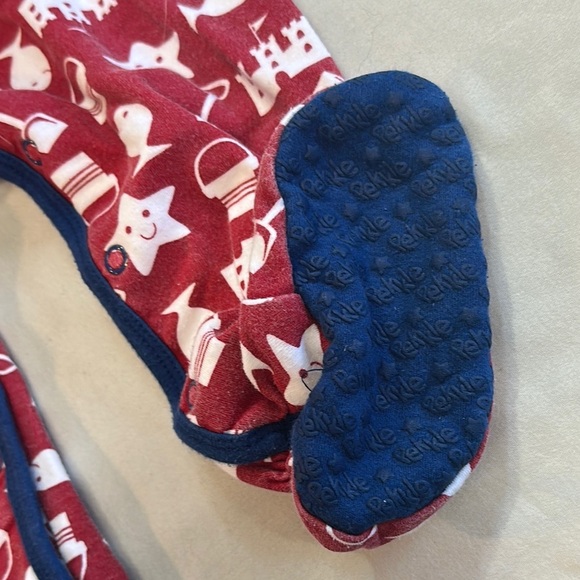 Pekkle - lined Red Kids One Piece sleeper with Fish Pattern - Picture 5 of 5